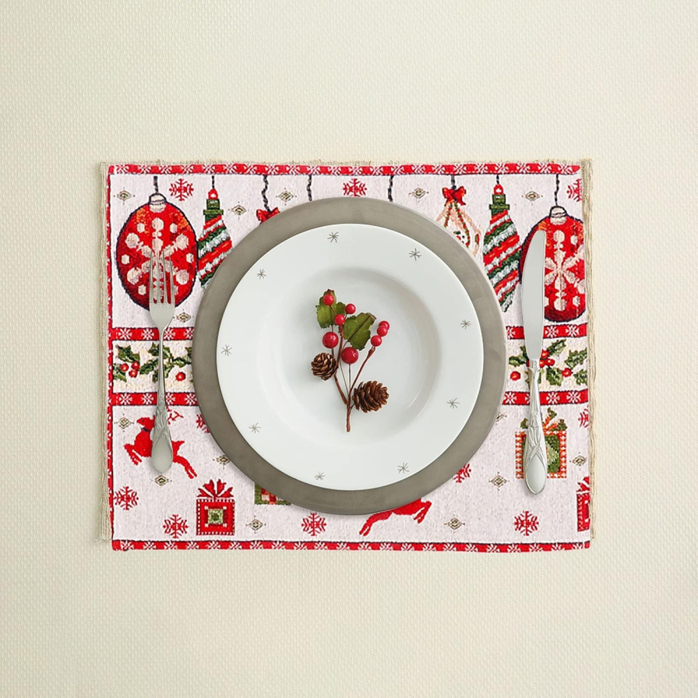 Servet pentru Masa, Model Globulete si Cadouri, Tematica Craciun, 43 x 34 cm, Rosu [2]