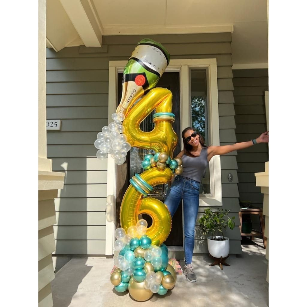 Balon din Folie Metalizata Figurina Cifra, Tema Aniversare 100 cm, Ambalaj Individual, Pai inclus, Umflare cu Aer sau Heliu, Auriu, Cifra 4 [6]