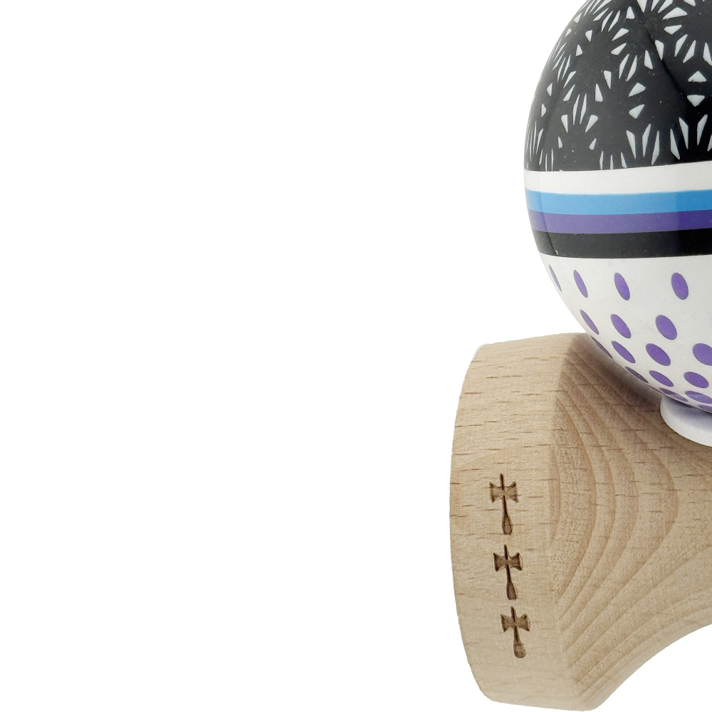 Kendama X Originala, Profesionala, RAINDROPS, Super Sticky cu Cupe Mari KING SIZE V3, Gaura in Baza, Rulment Metalic, din lemn 18 cm, Ata 62/65 cm, Alb/Negru/Mov [8]