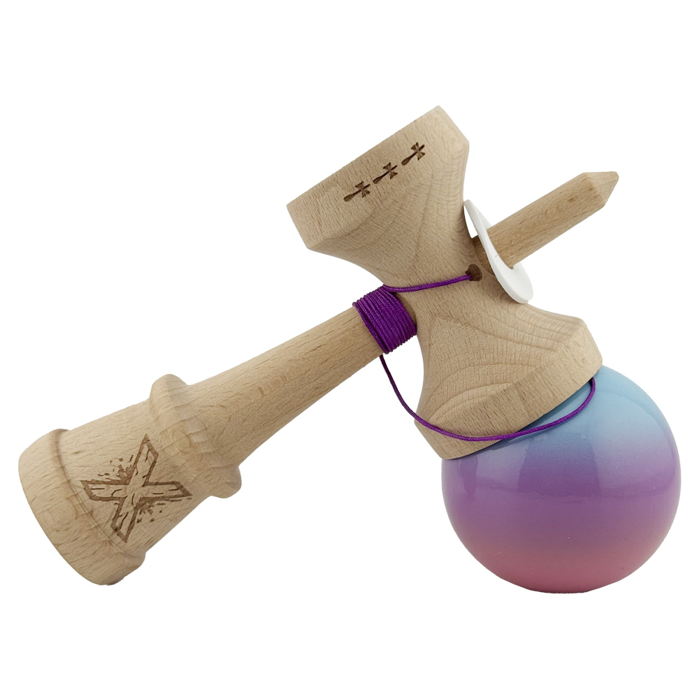 Kendama X Originala, Profesionala, Super Sticky cu Cupe Mari KING SIZE V3, Gaura in Baza, Rulment Metalic, din lemn 18 cm, Ata 62/65 cm, Gradient Albastru/Mov/Roz [5]