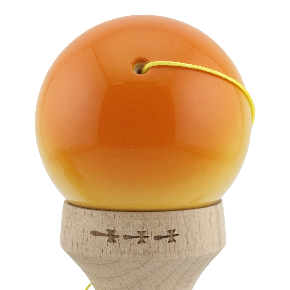 Kendama X Originala, Profesionala, Super Sticky cu Cupe Mari KING SIZE V3, Gaura in Baza, Rulment Metalic, din lemn 18 cm, Ata 62/65 cm, Gradient Portocaliu/Galben/Alb [10]