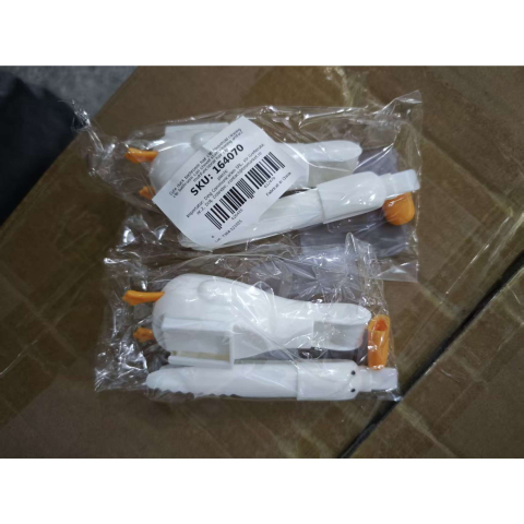 Cleste Multifunctional, 2in1, Cleste pentru Parul Cazut si Mini Racleta pentru Depuneri, din ABS, Model Rata, Alb [1]