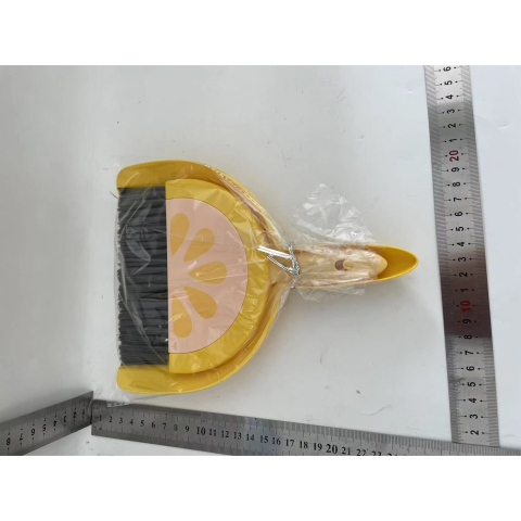 Set Mini Matura si Faras, LITTLE CLEANER, Uz Casnic, pentru Birou, Bucatarie, Casa, Model Lamaie, 23 x 18 cm Galben-Portocaliu [3]