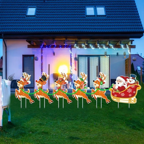 Decoratiune de Craciun, pentru Gradina, Tip Trenulet, 6 Figurine + Bete de Infipt in Pamant, din Plastic, Impermeabil, Model Mos Craciun cu Renii, Multicolor [2]