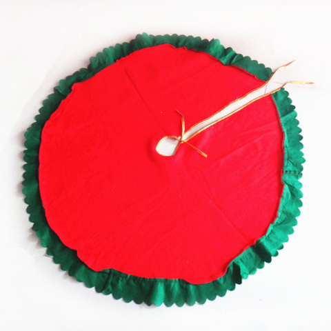 Covoras pentru Bradul de Craciun, din Tesatura Pufoasa, cu Fundite de Prindere, Model Mos Craciun, Rosu/ Verde, Diametru 90 cm [3]