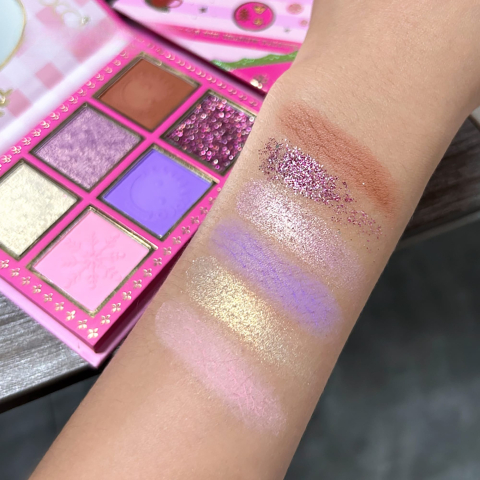 Set 4 Palete de Machiaj, KEVIN &amp; COCO, Christmas Jingle, 21 culori, 27.3 x 20.8 x 2.4 cm [11]