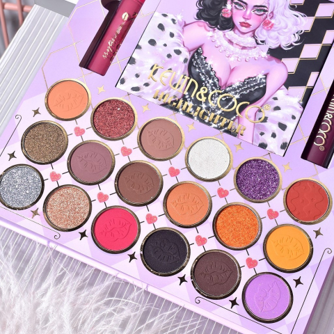 Set 4 Produse de Machiaj, KEVIN &amp;amp; COCO, Black-White Witch, 22 culori, 19.7 x 21.2 x 2.5 cm [3]