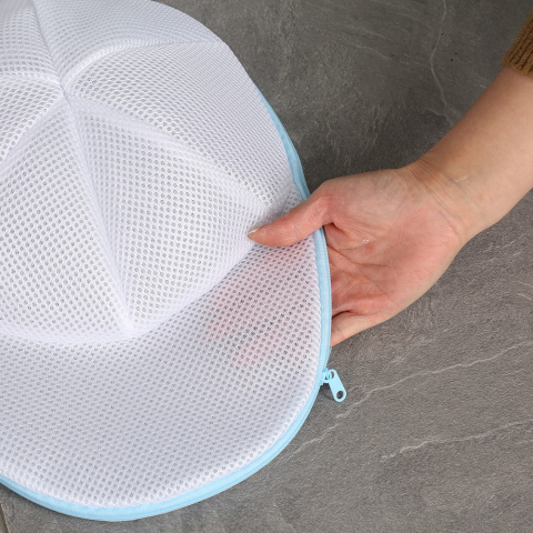 Husa de Spalare Sapca, pentru Masina de Spalat, din Poliester, Circumferinta 53 cm, cu Fermoar, cu Suport Sapca, Alb/Albastru [4]