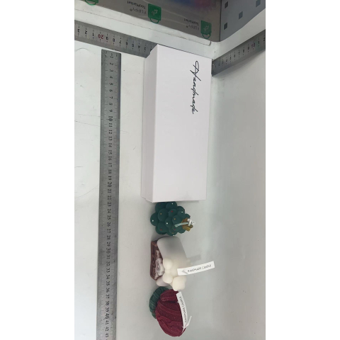 Lumanari Parfumate de Craciun, GIFT BOX din 3 Lumanari din Ceara de Soia, Model B Brad, Manusa, Casuta, 22.5 x 9.5 x 5 cm, Multicolor [1]