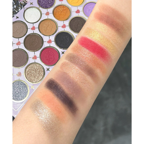 Set 4 Produse de Machiaj, KEVIN &amp;amp; COCO, Black-White Witch, 22 culori, 19.7 x 21.2 x 2.5 cm [6]