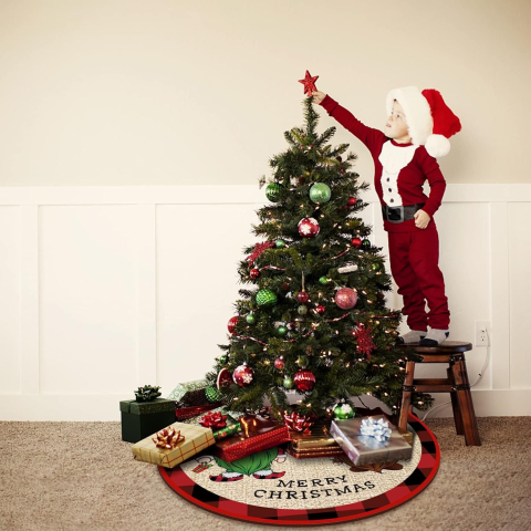 Covoras pentru Bradul de Craciun, din Tesatura Pufoasa, cu Fundite de Prindere, Model Gnomi, Multicolor, Diametru 90 cm [1]