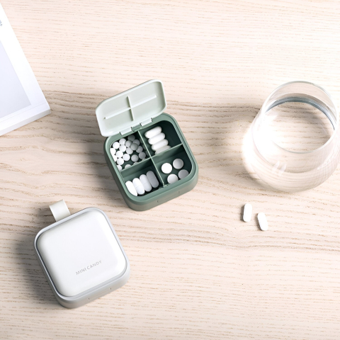 Cutie Depozitare Medicamente Mini, 4 Compartimente, Inchidere Etans, Portabila, Patrat, Gri, PP, 7.5x7.5x3 cm [3]