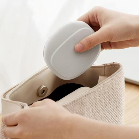 Husa din Silicon, pentru Casti, Cabluri, Portabila 8.5 x 10 x 2 cm, Alb [2]