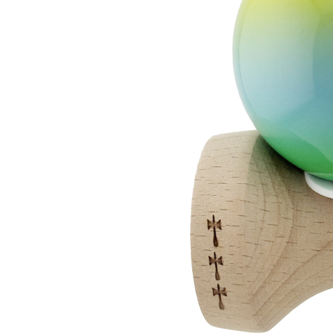 Kendama X Originala, Profesionala, Super Sticky cu Cupe Mari KING SIZE V3, Gaura in Baza, Rulment Metalic, din lemn 18 cm, Ata 62/65 cm, Gradient Galben/Albastru/Verde [7]