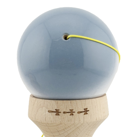 Kendama X Originala, Profesionala, Super Sticky cu Cupe Mari KING SIZE V3, Gaura in Baza, Rulment Metalic, din lemn 18 cm, Ata 62/65 cm, Gradient Gri/Alb/Roz [9]