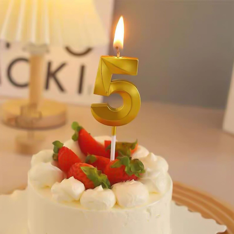 Lumanare Cifra 5, Model Diamond, 5 x 3.4 cm, Auriu [1]