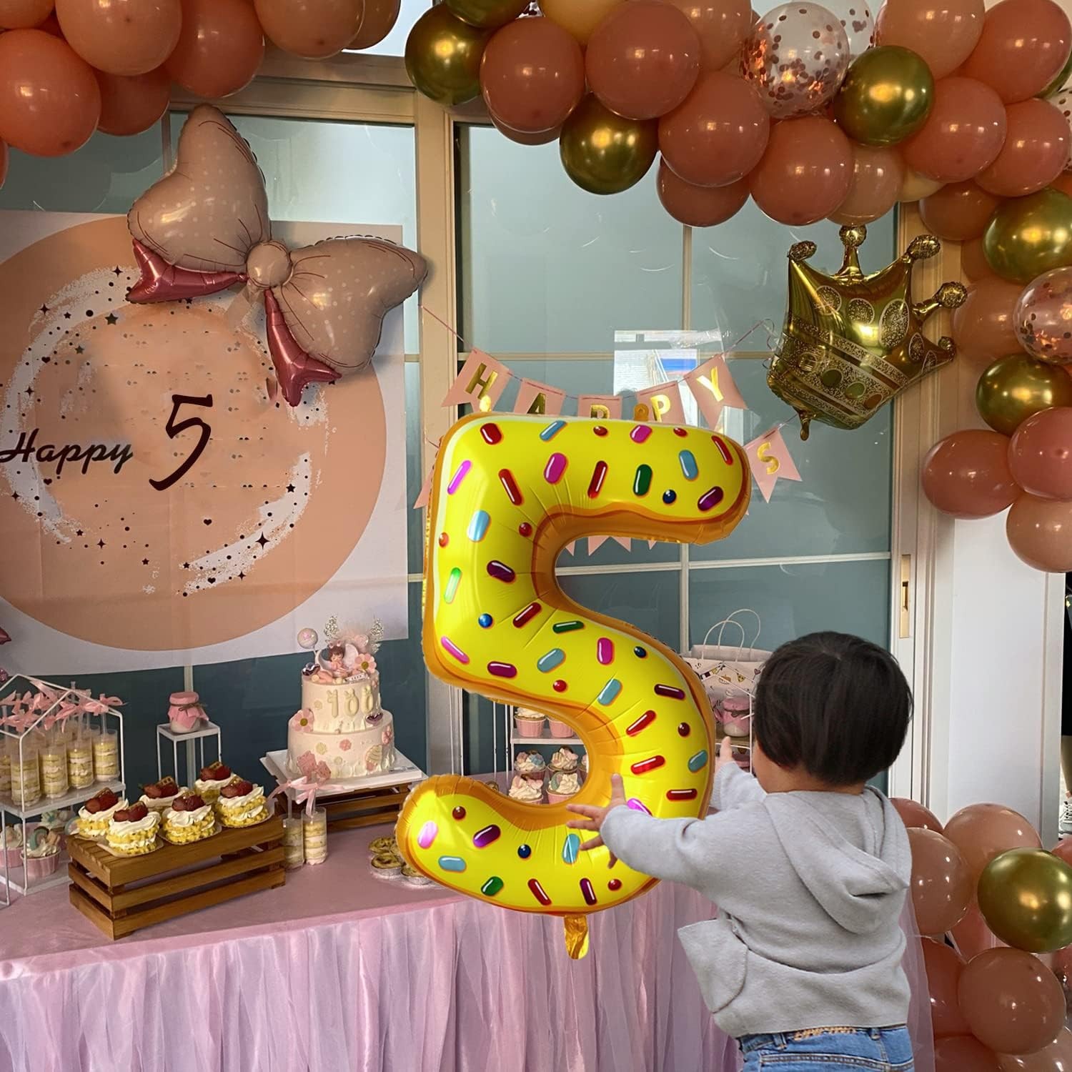 Balon din Folie Metalizata Figurina Cifra, Imprimeu Gogosi, Tema Aniversare 100 cm, Ambalaj Individual, Pai inclus, Umflare cu Aer sau Heliu, Multicolor, Cifra 5 [5]