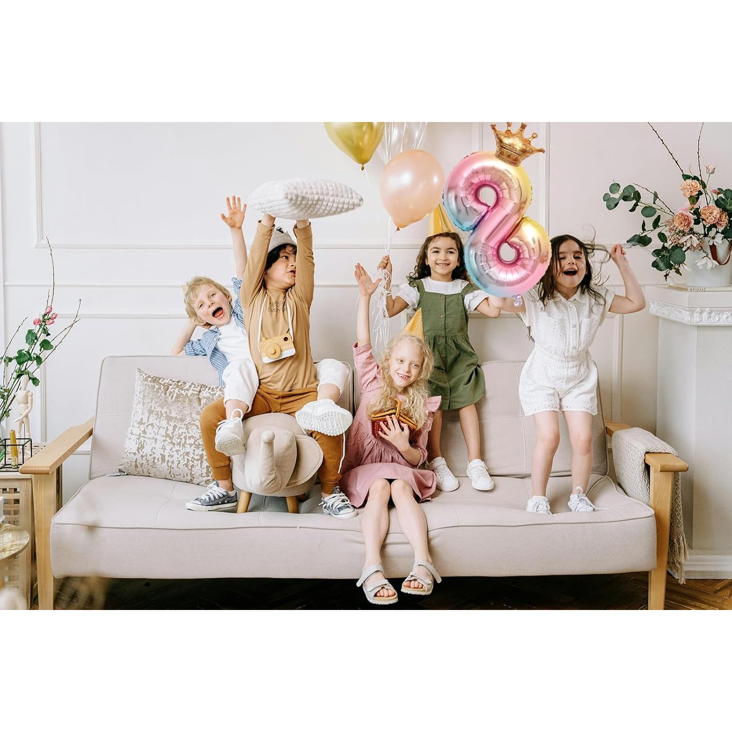 Balon din Folie Metalizata, Figurina Cifra Gradient, Tema Aniversare 80 cm, Ambalaj Individual, Pai inclus, Umflare cu Aer sau Heliu, Coronita, Cifra 8 [1]