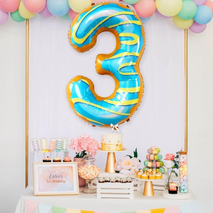 Balon din Folie Metalizata Figurina Cifra, Imprimeu Gogosi, Tema Aniversare 100 cm, Ambalaj Individual, Pai inclus, Umflare cu Aer sau Heliu, Multicolor, Cifra 3 [2]