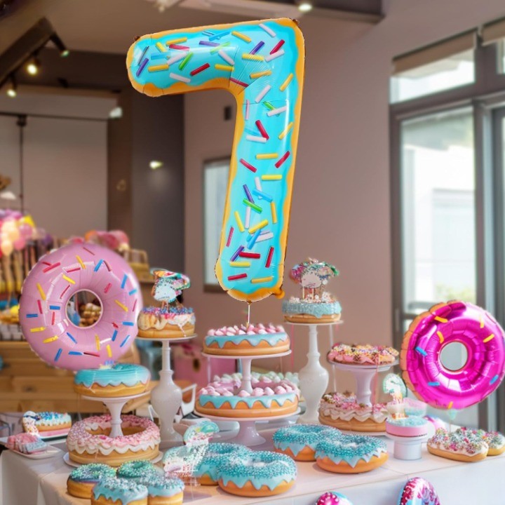 Balon din Folie Metalizata Figurina Cifra, Imprimeu Gogosi, Tema Aniversare 100 cm, Ambalaj Individual, Pai inclus, Umflare cu Aer sau Heliu, Multicolor, Cifra 7 [3]