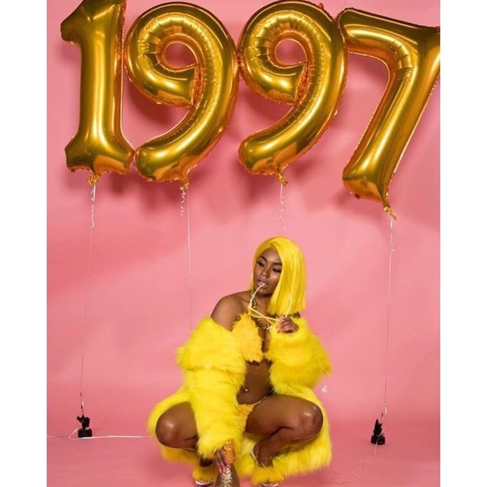 Balon din Folie Metalizata Figurina Cifra, Tema Aniversare 100 cm, Ambalaj Individual, Pai inclus, Umflare cu Aer sau Heliu, Auriu, Cifra 7 [2]