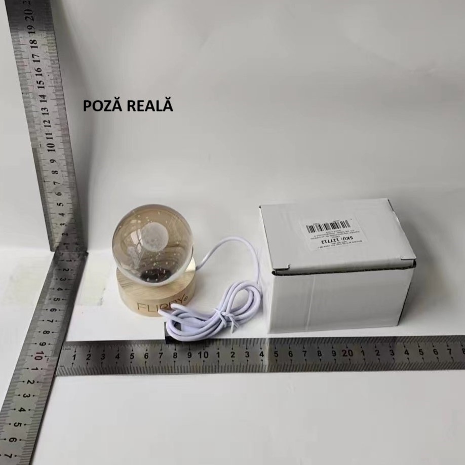 Lampa LED Decorativa, cu Bila de Cristal cu Diametru 6cm, Model Astronaut pe Scara catre Luna 3D, Alimentare USB, Suport din Lemn, Lumina Alb Cald [6]