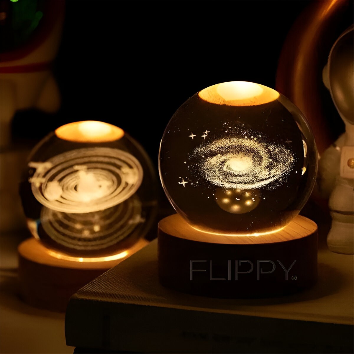 Lampa LED Decorativa, cu Bila de Cristal cu Diametru 6cm, Model Galaxie 3D, Alimentare USB, Suport din Lemn, Lumina Alb Cald [4]