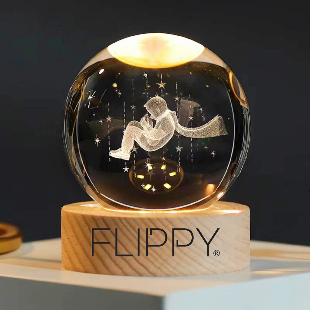 Lampa LED Decorativa, cu Bila de Cristal cu Diametru 6cm, Model Micul Print 3D, Alimentare USB, Suport din Lemn, Lumina Alb Cald [2]