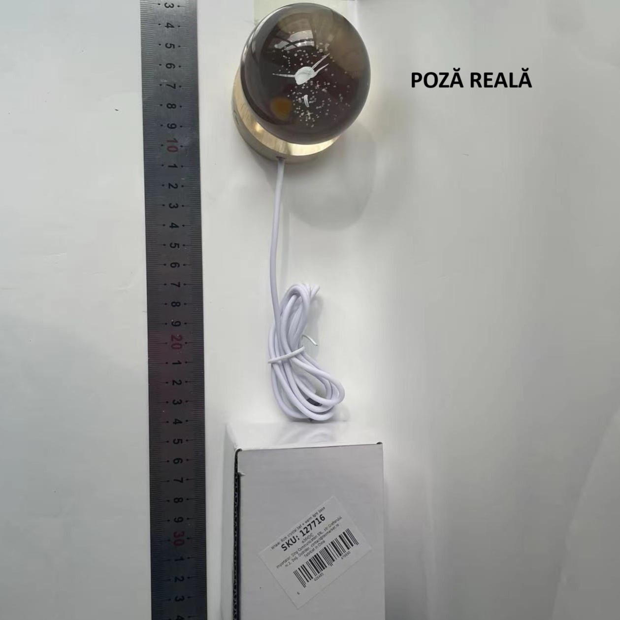 Lampa LED Decorativa, cu Bila de Cristal cu Diametru 6cm, Model Balena 3D, Alimentare USB, Suport din Lemn, Lumina Alb Cald [5]