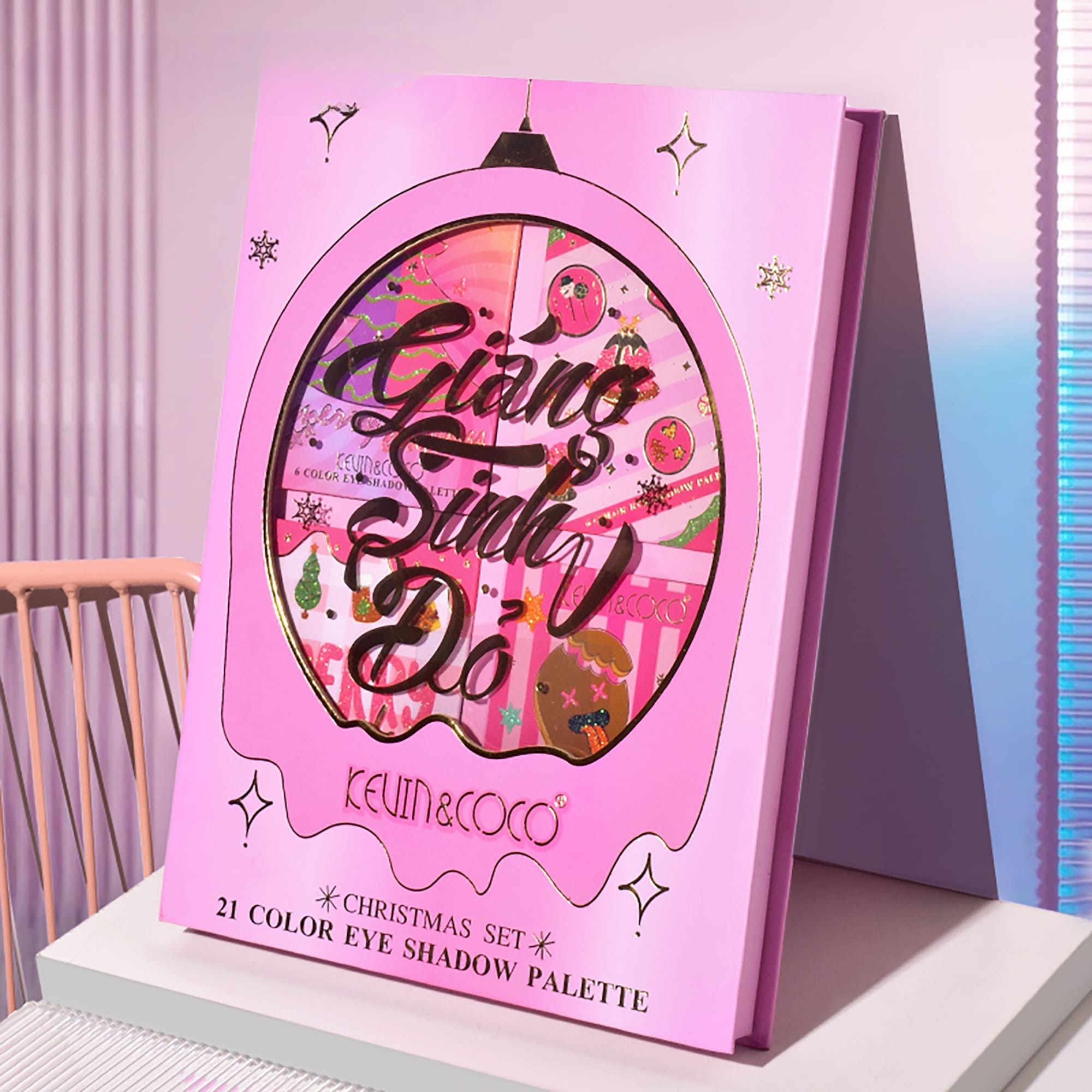 Set 4 Palete de Machiaj, KEVIN &amp; COCO, Christmas Jingle, 21 culori, 27.3 x 20.8 x 2.4 cm [1]
