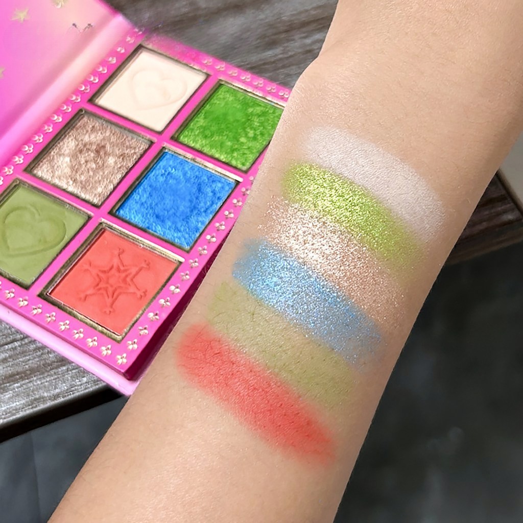 Set 4 Palete de Machiaj, KEVIN &amp; COCO, Christmas Jingle, 21 culori, 27.3 x 20.8 x 2.4 cm [9]