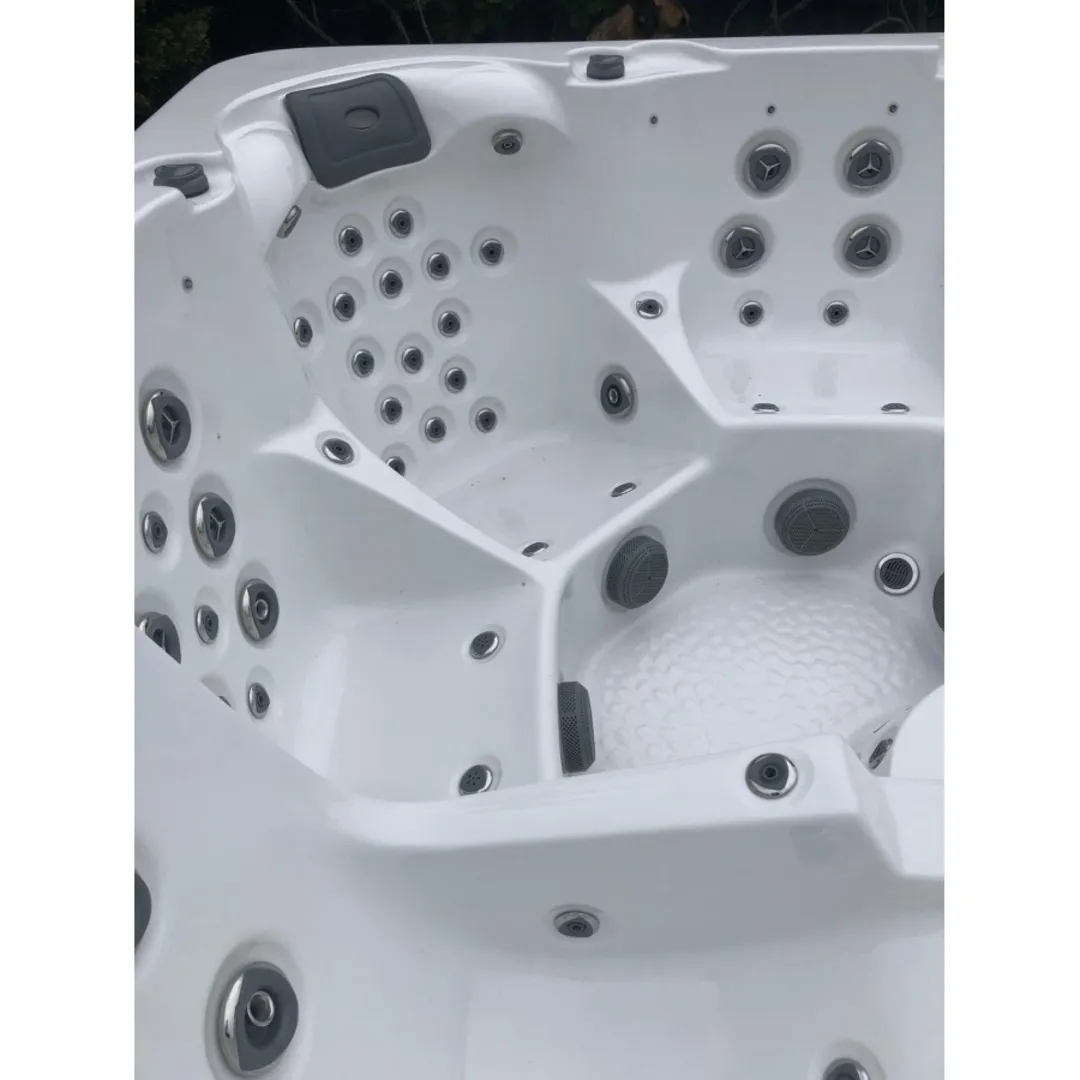 Jacuzzi exterior 313A Gecko, alb, 5 persoane, acril antibacterian, mască gri [14]