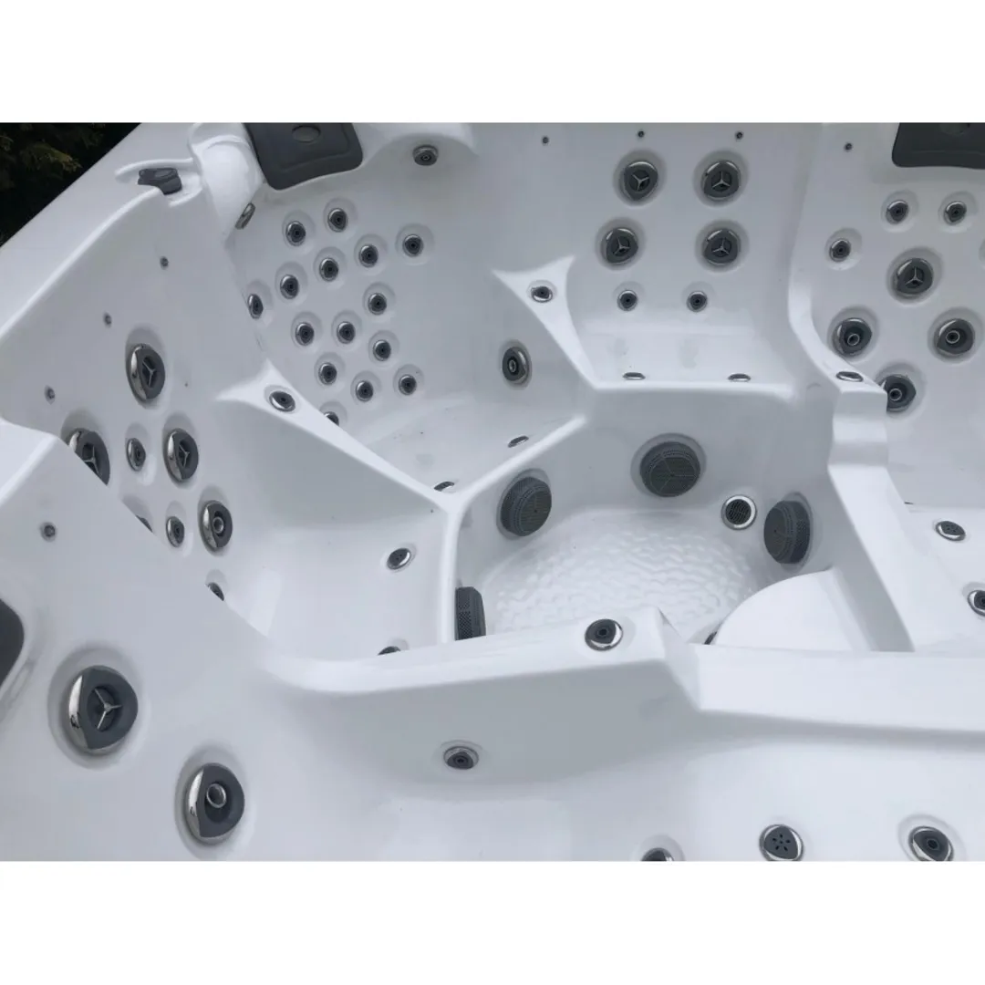 Jacuzzi exterior 313A Gecko, alb, 5 persoane, acril antibacterian, mască gri [23]