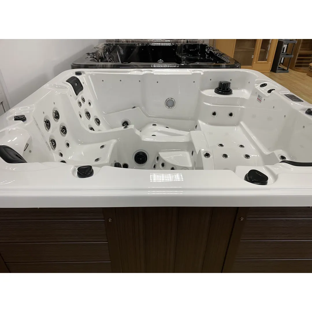 Jacuzzi exterior 313A Gecko, Alb, 5 persoane, acril antibacterian, masca maro [4]