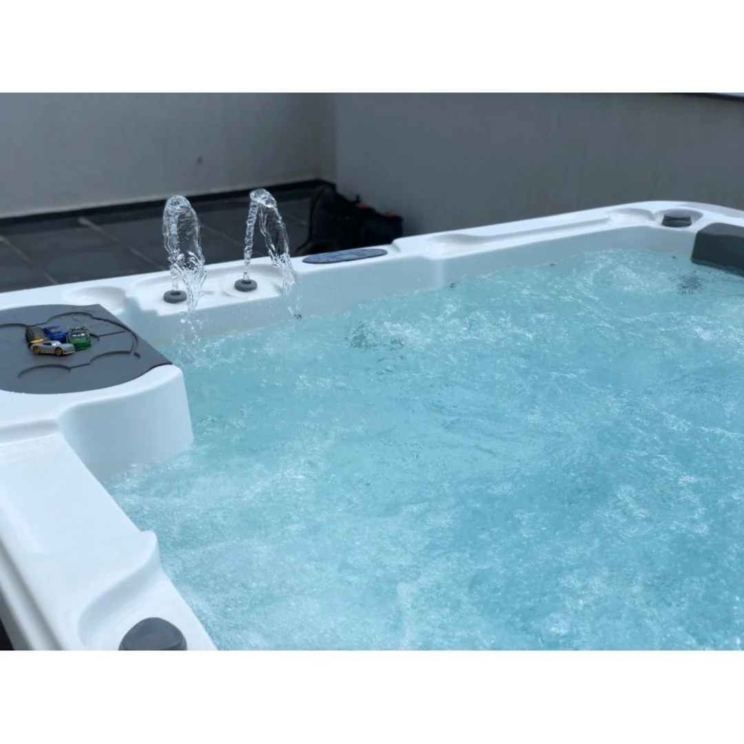 Jacuzzi exterior 319A Gecko, Alb, 6 persoane, acril antibacterian, mască maro [5]