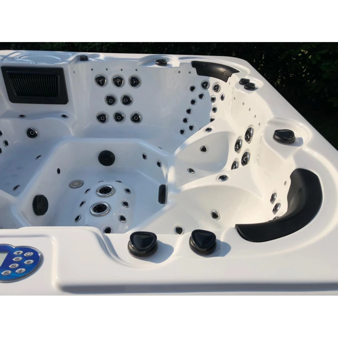 Jacuzzi exterior 329 Gecko, Alb, 7 persoane, acril antibacterian [6]