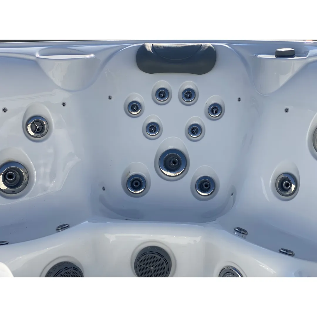 Jacuzzi exterior 640 Gecko, Bianco, 5 persoane, acril antibacterian [11]