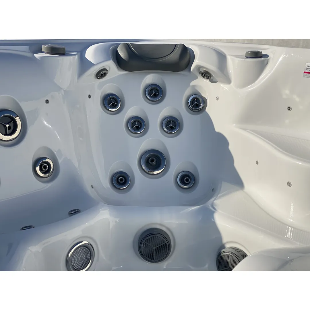 Jacuzzi exterior 640 Gecko, Bianco, 5 persoane, acril antibacterian [3]