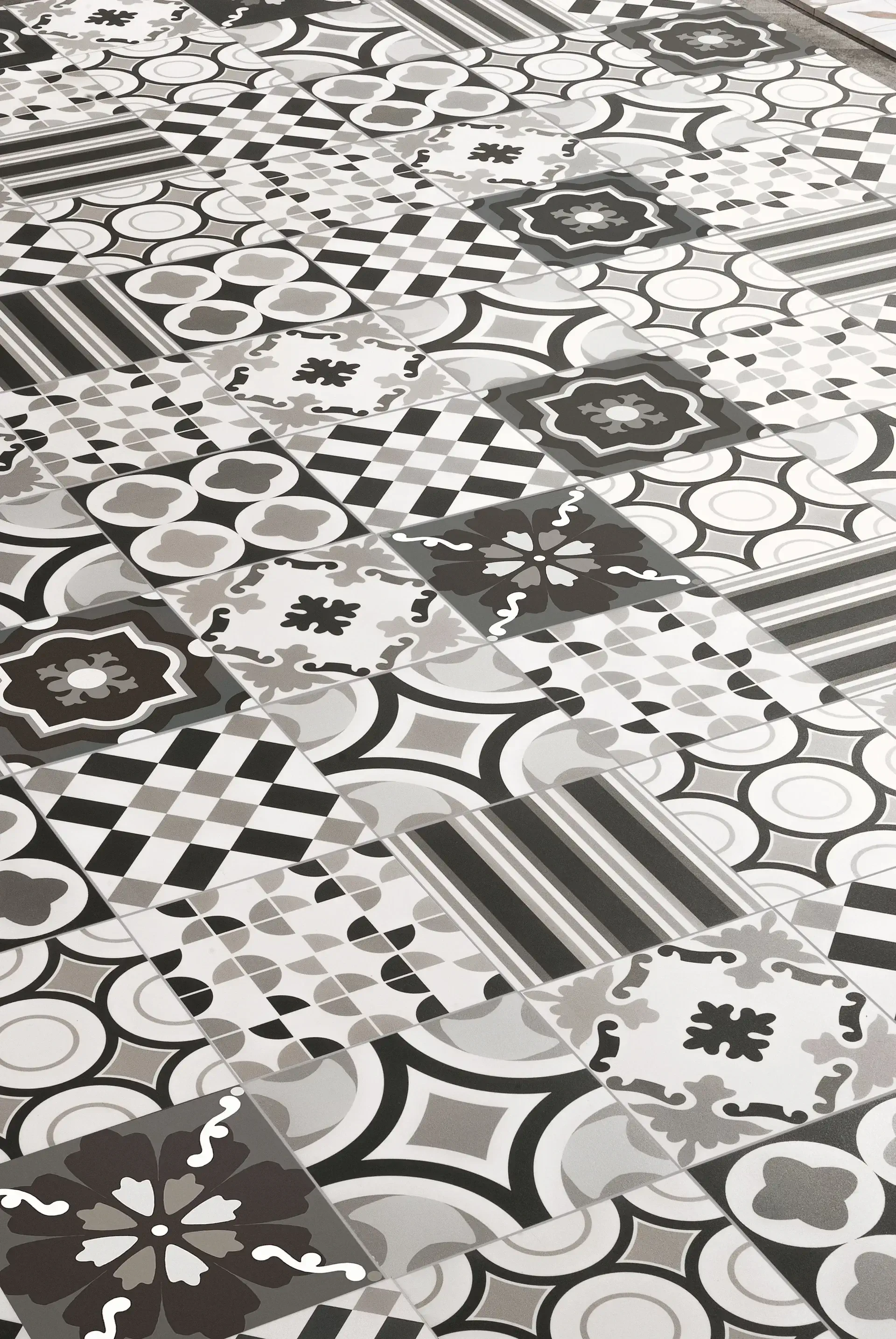 Patchwork Black&White Mix 20x20 Natural 9mm [12]