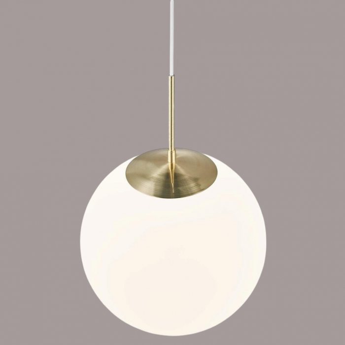 Pendul 8001/300 cu abajur alb mat Ø30 cm, cablu reglabil până la 150 cm, finisaj auriu sau crom. Elegant și versatil, ideal pentru dining, living sau dressing. [4]