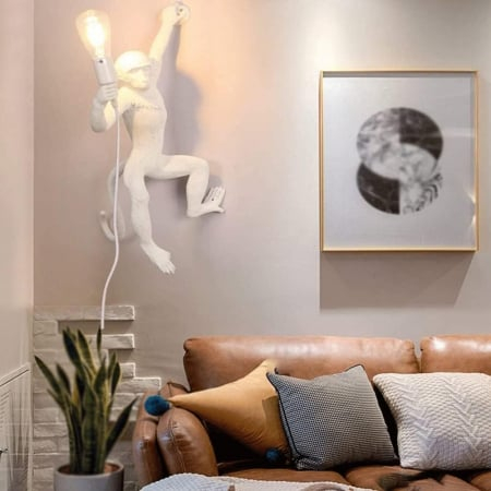 Aplica B302 WH Maimuță albă din rășină – 60×34 cm, iluminat E27 [1]