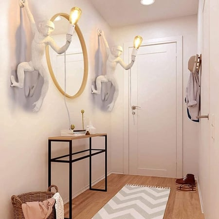 APLICE SI PLAFONIERE - Aplica B302 WH Maimuță albă din rășină – 60×34 cm, iluminat E27