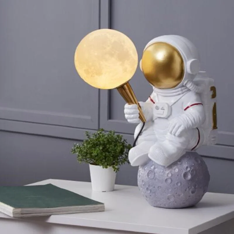 VEIOZE SI LAMPADARE - Veioză decorativă HJ 2303 T GD – Astronaut, bec G9, pentru camera copiilor