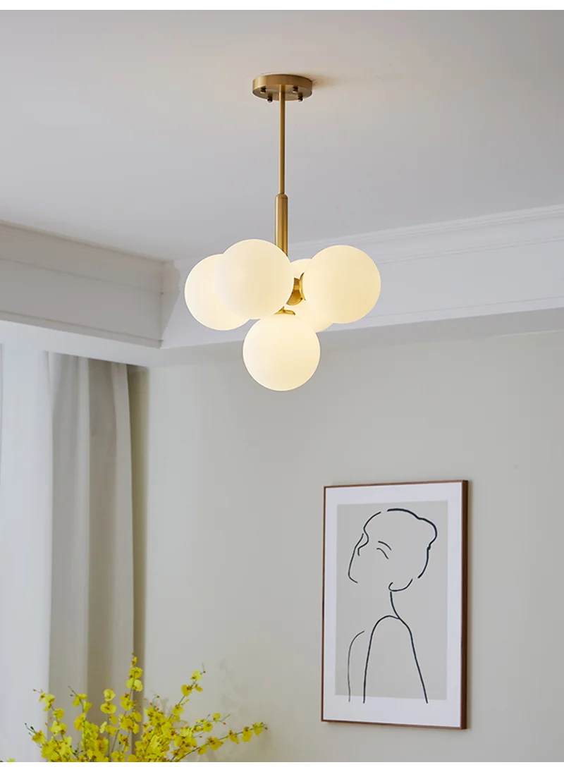 Lustră 1717/5 CP, 5xE27, Globuri Sticlă Albă, Metal Auriu, Design Elegant [1]