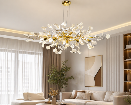 Lustră suspendată elegantă 9080 cu frunze decorative din acril alb și structură aurie, 80–120 cm