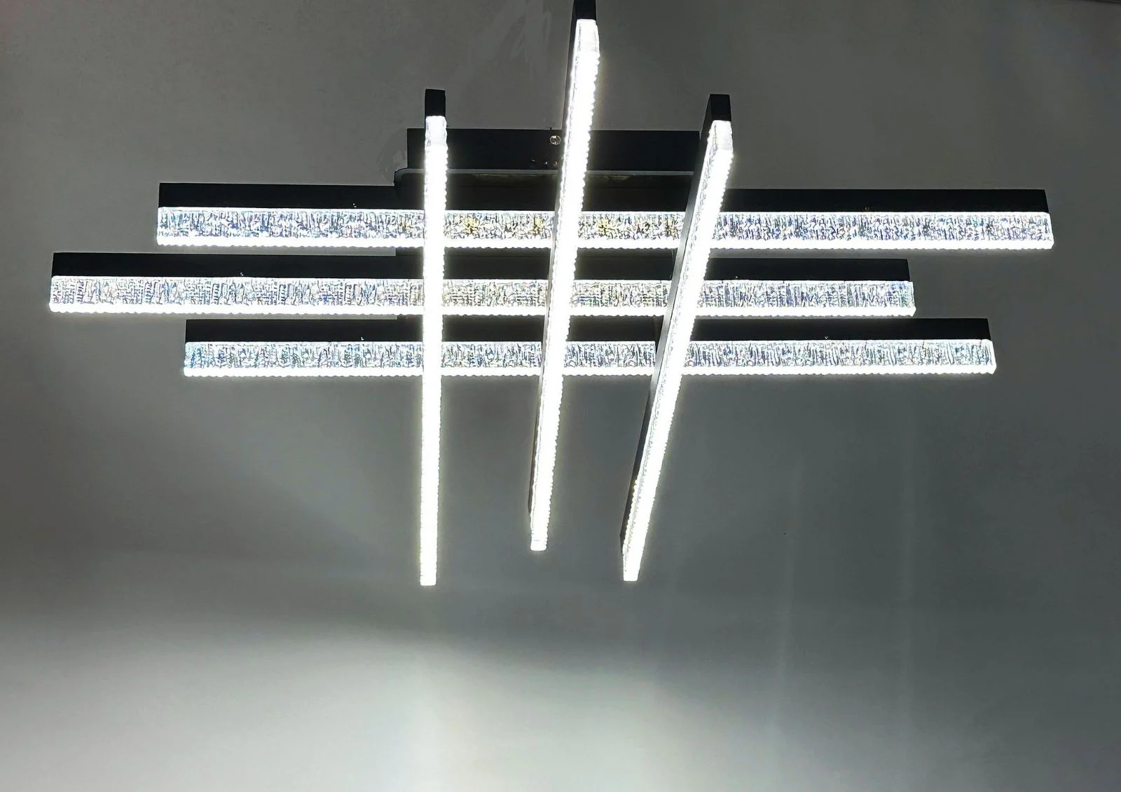 Plafonieră LED WG5131/6 A GD, 144W, Negru cu Auriu, Telecomandă, 3 Tipuri de Lumină [1]