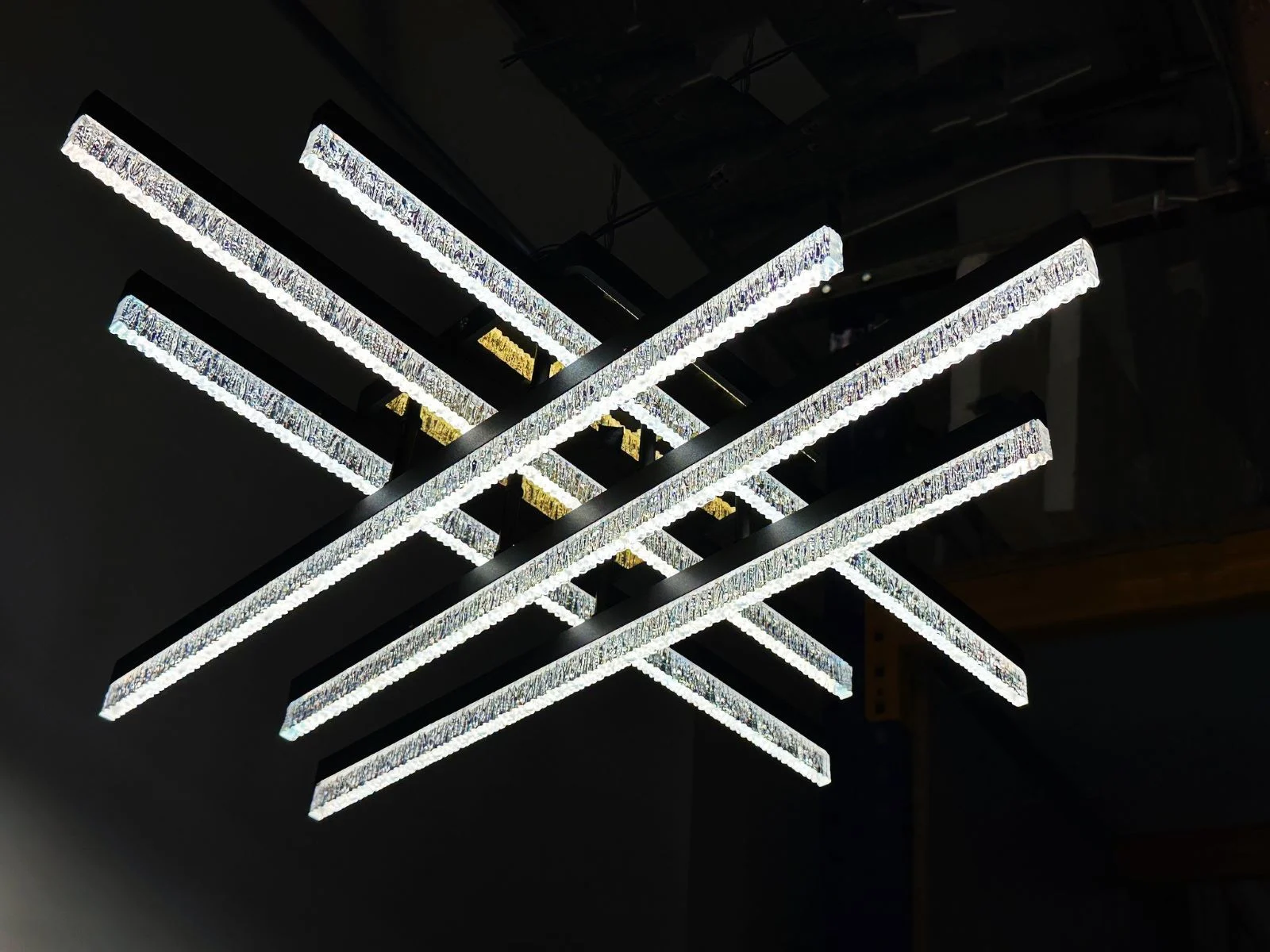 APLICE SI PLAFONIERE - Plafonieră LED WG5131/6 A GD, 144W, Negru cu Auriu, Telecomandă, 3 Tipuri de Lumină