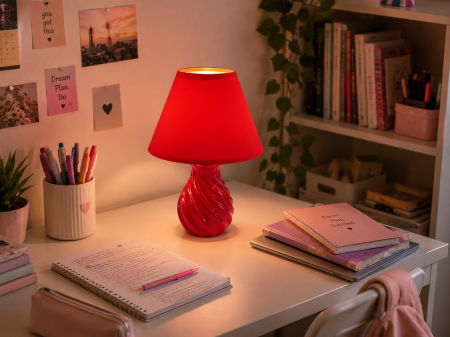 VEIOZE SI LAMPADARE - Veioză 095 – lampă decorativă ceramică cu abajur textil, culori roșu, maro, albastru