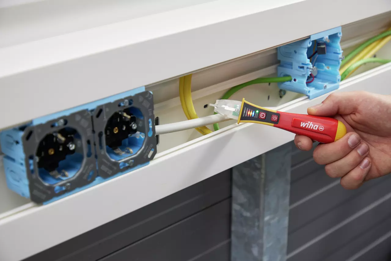 Tester WIHA WIHA.43797, 0.012...1kV ACCAT IV 1000V, EN 61010, Detectează întreruperi sau conexiuni defecte [2]