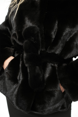 Blanuri Femei - Haină din blană de vizon bucată întreagă - NEGRU
